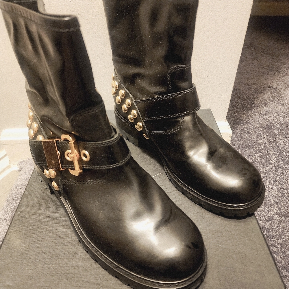 Giuseppe Zanotti leather bootie size 40 Black